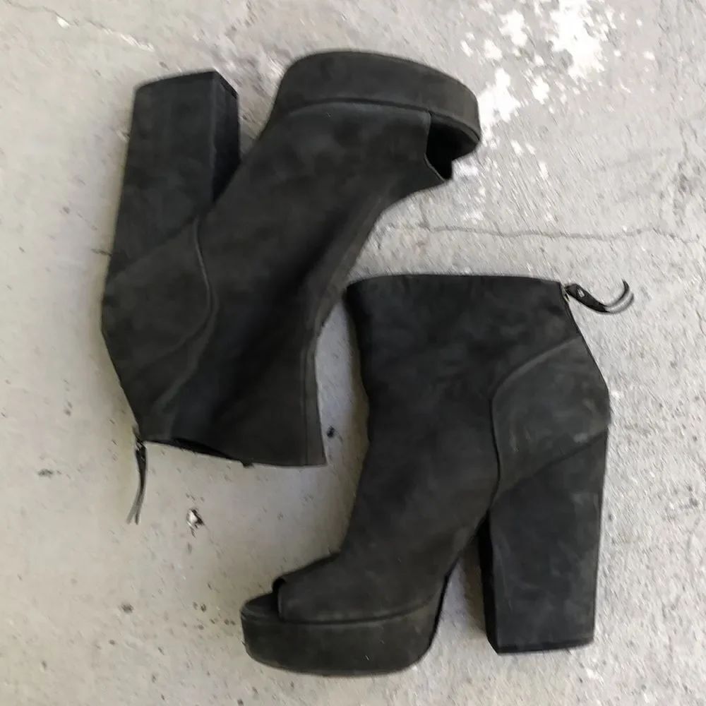 Vic Matie platforms - Picture 2 of 9